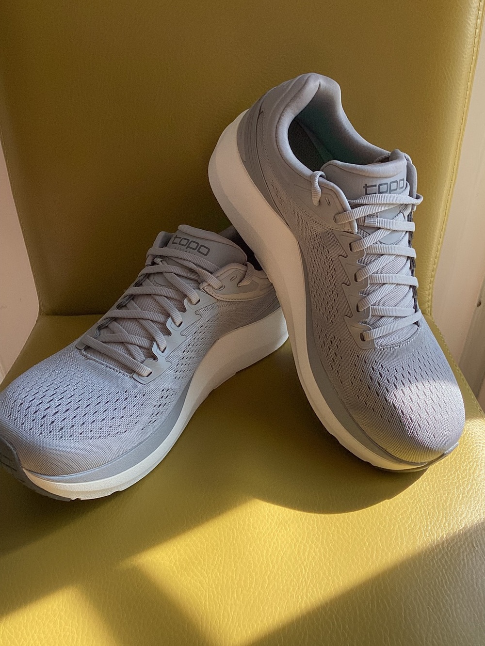 NIB Topo Phantom 3 Athletic Shoe Men’s 10.5